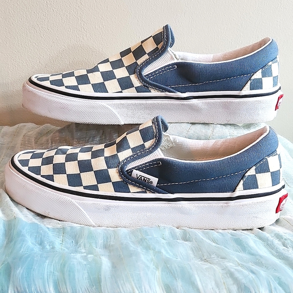Vans Off the Wall slip on shoes